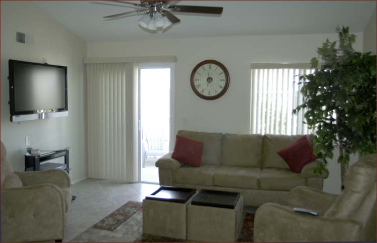 Newly remodeled Southern California beach rental condo features HDTV/DVD and comfortable beach furnishings.