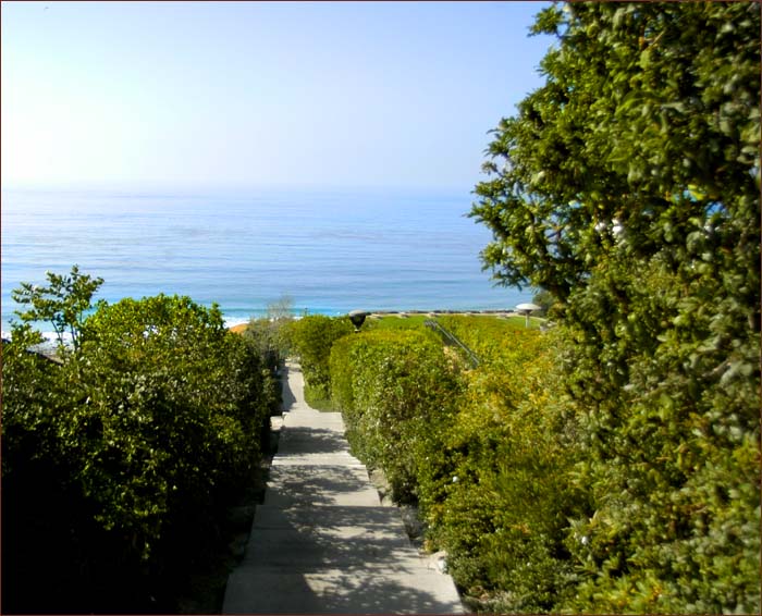 Southern California 2 Bedroom 2 bath Monarch Beach Condo, Southern California family rental steps down to the Pacific Ocean.
